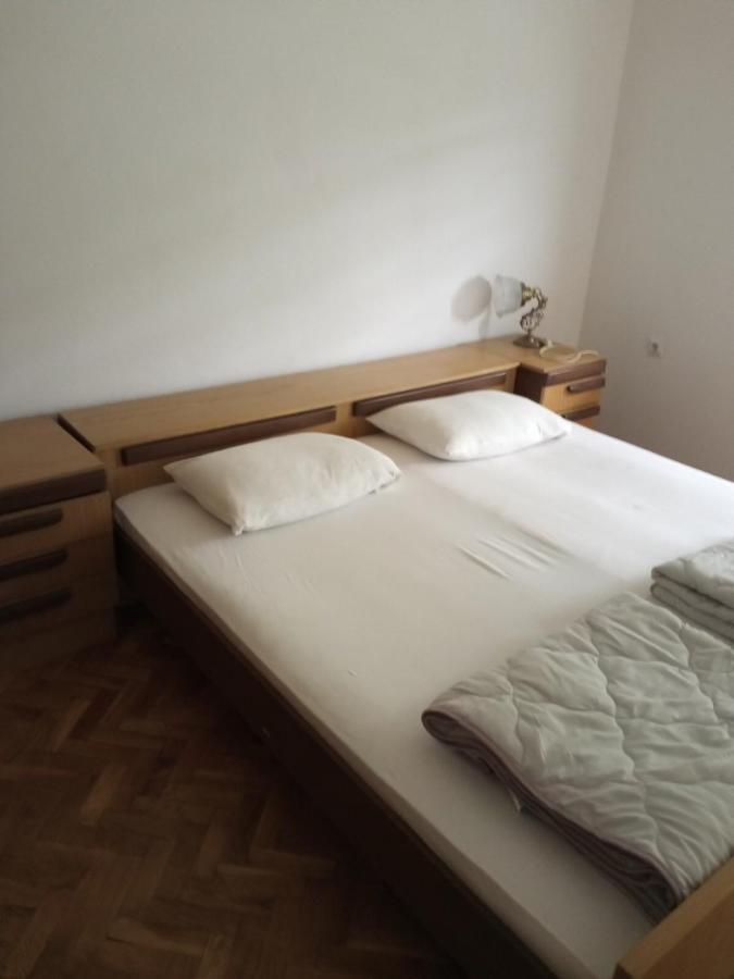 Apartamento Domacinstvo Trifunovic Pretresnja Exterior foto