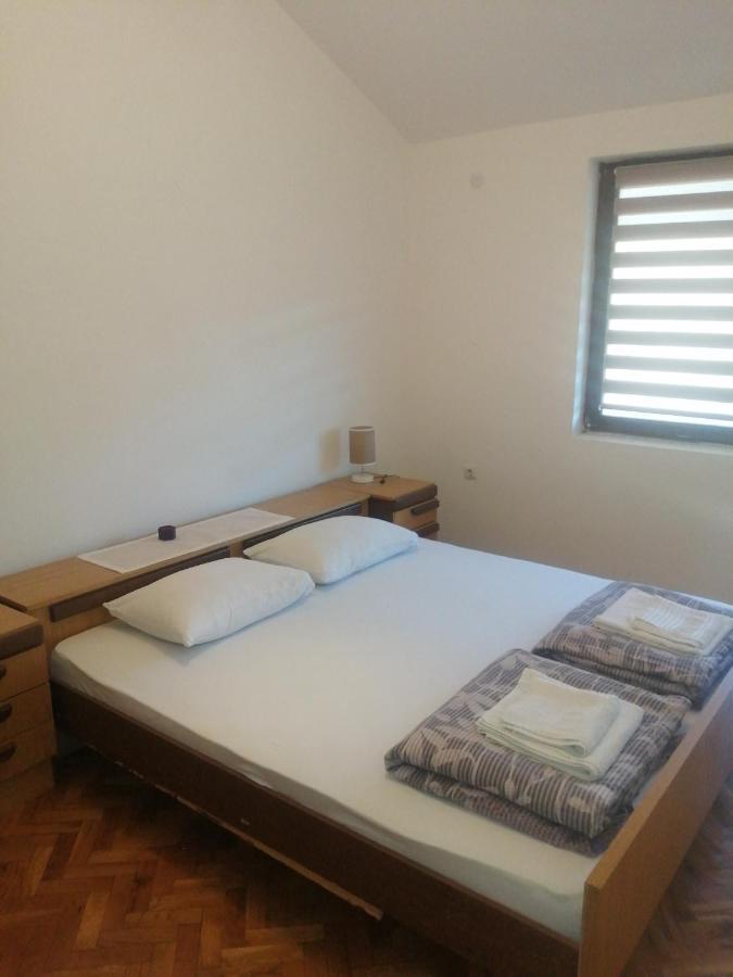 Apartamento Domacinstvo Trifunovic Pretresnja Exterior foto